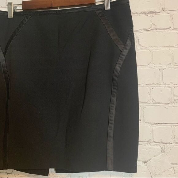 Is Byer | Black midi skirt | size 11 - Picture 3 of 7